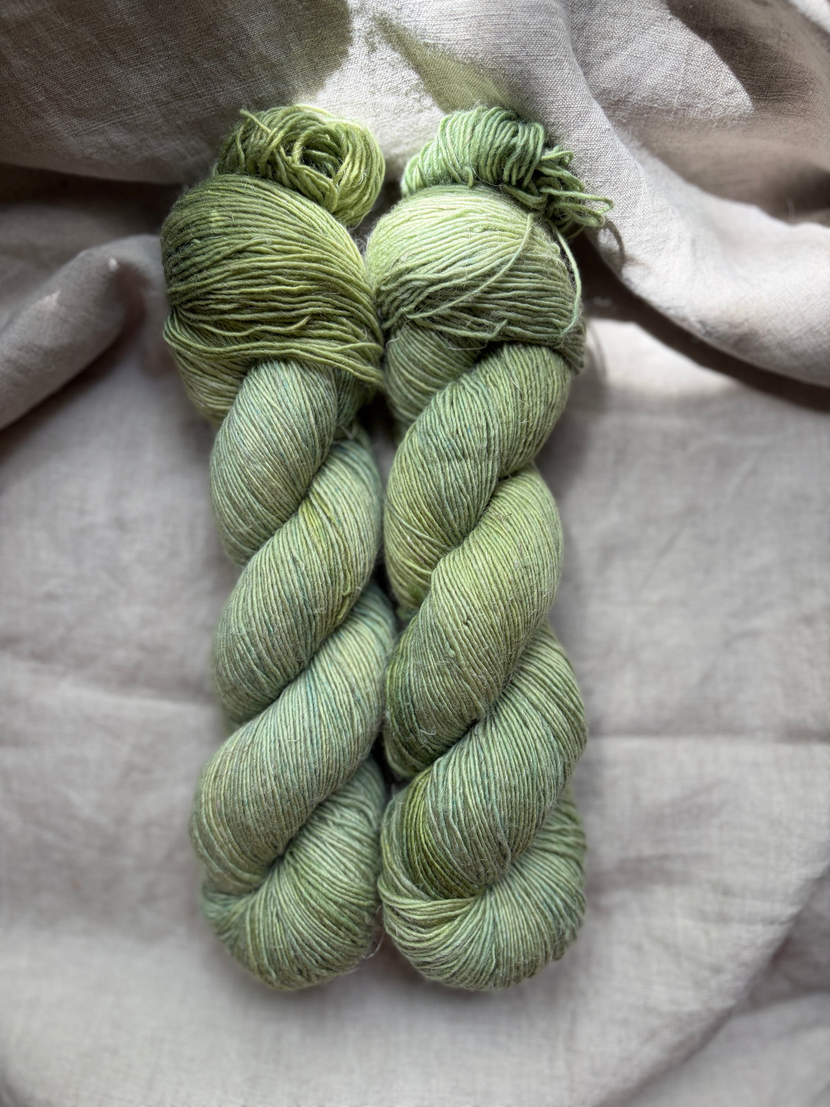 Linen Singles