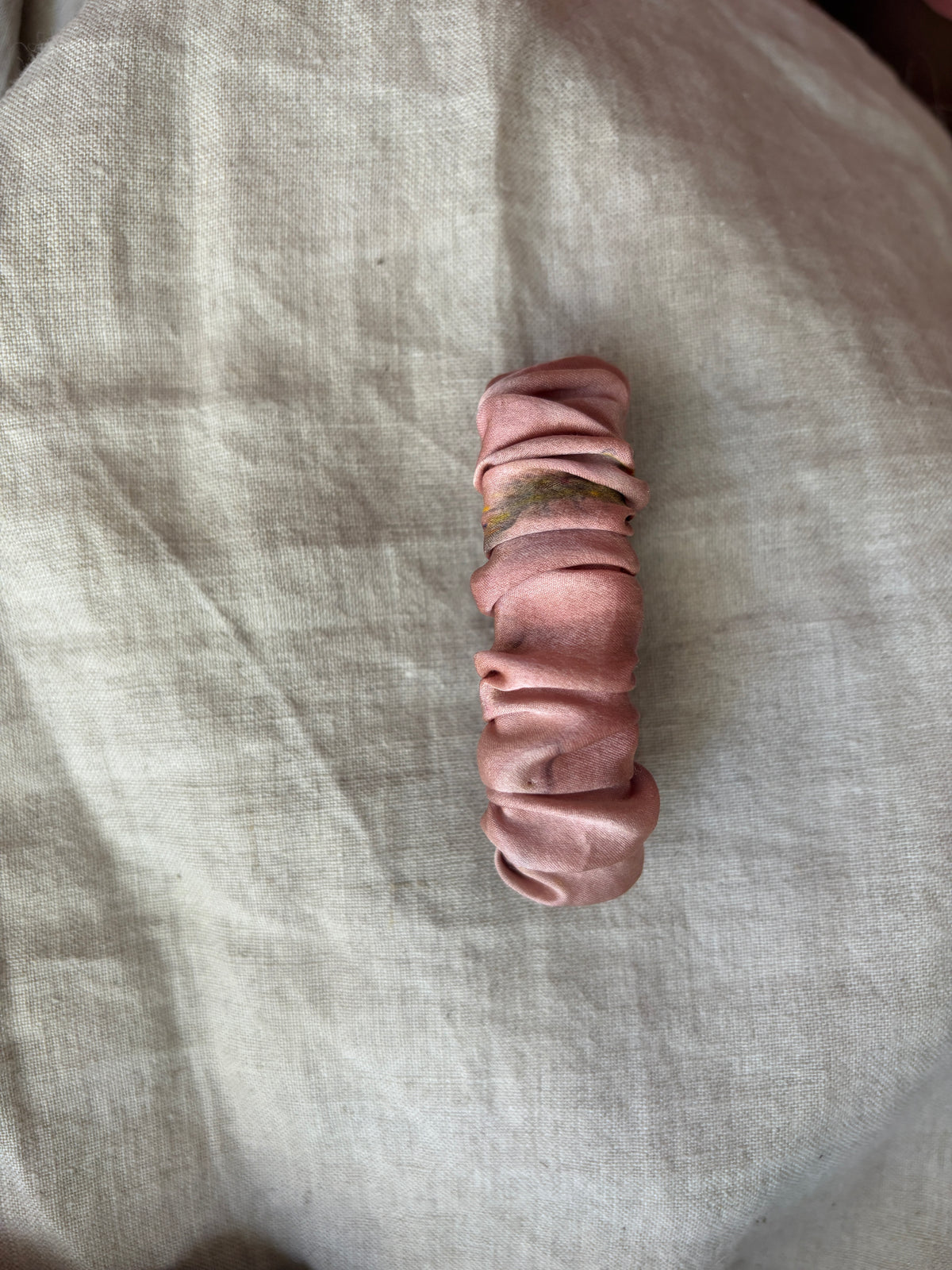 Selyem Scrunchie Mini