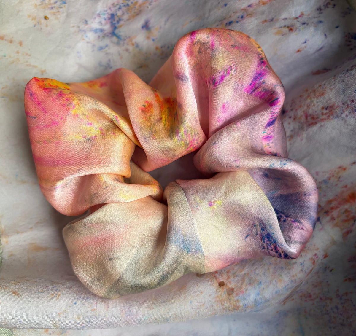Selyem Scrunchie Midi